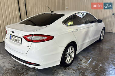 Седан Ford Fusion 2013 в 