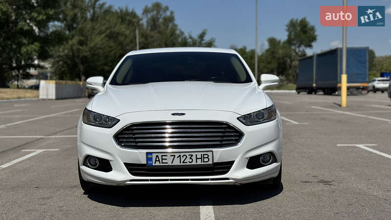 Седан Ford Fusion 2013 в Кам'янському