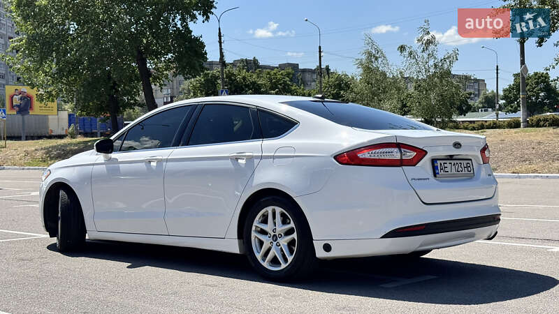 Седан Ford Fusion 2013 в Кам'янському