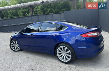 Седан Ford Fusion 2015 в 