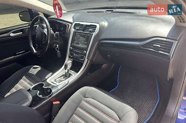 Седан Ford Fusion 2015 в 