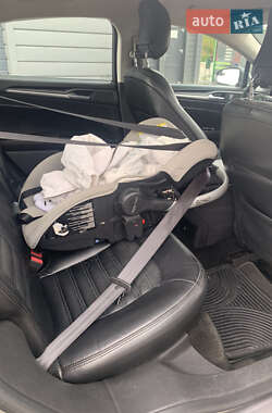 Хэтчбек Ford Fusion 2012 в 