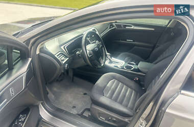 Седан Ford Fusion 2013 в 
