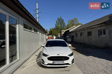 Седан Ford Fusion 2019 в 