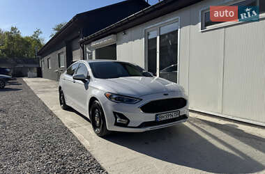 Седан Ford Fusion 2019 в 