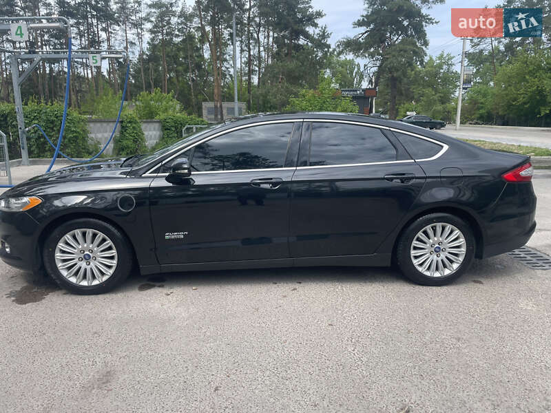 Седан Ford Fusion 2015 в Украинке