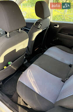 Хэтчбек Ford Fusion 2009 в 