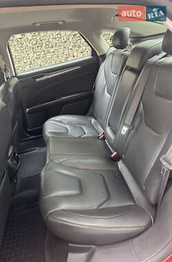 Седан Ford Fusion 2014 в 