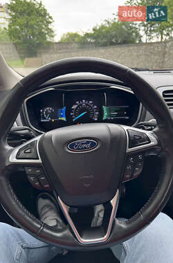 Седан Ford Fusion 2014 в 