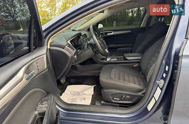 Седан Ford Fusion 2018 в 