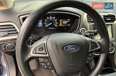 Седан Ford Fusion 2018 в 