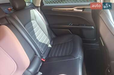 Седан Ford Fusion 2014 в 