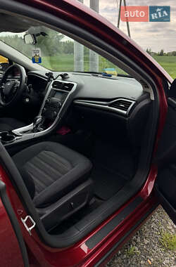 Седан Ford Fusion 2015 в 
