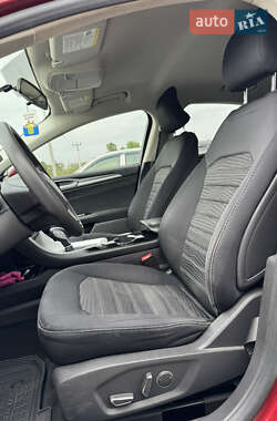Седан Ford Fusion 2015 в 