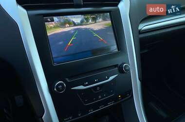 Седан Ford Fusion 2013 в 