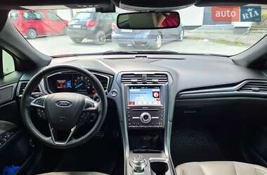 Седан Ford Fusion 2017 в 
