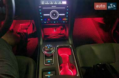 Седан Ford Fusion 2017 в 