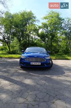 Седан Ford Fusion 2017 в 