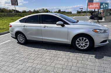 Седан Ford Fusion 2016 в 