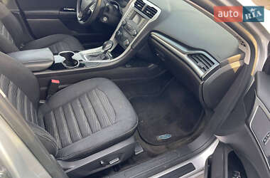 Седан Ford Fusion 2015 в 