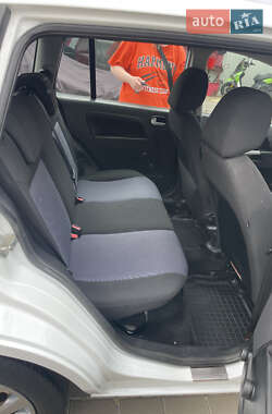 Хэтчбек Ford Fusion 2010 в 