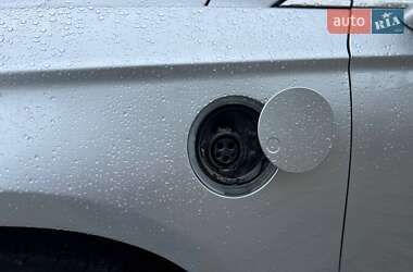 Седан Ford Fusion 2017 в 