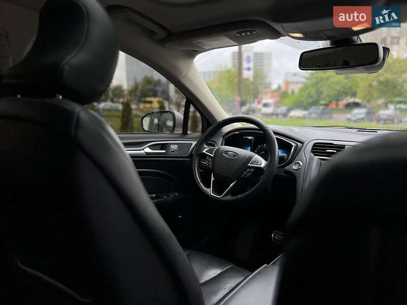 Седан Ford Fusion 2017 в Львове