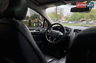 Седан Ford Fusion 2017 в 