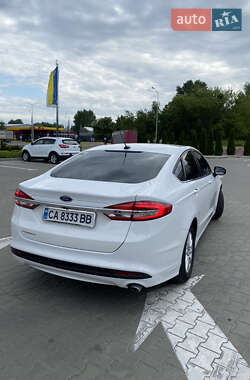 Седан Ford Fusion 2016 в 