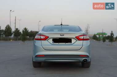 Седан Ford Fusion 2012 в 