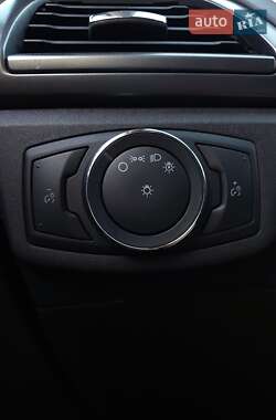 Седан Ford Fusion 2012 в 