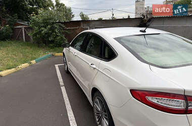 Седан Ford Fusion 2012 в 