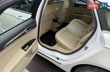 Седан Ford Fusion 2012 в 