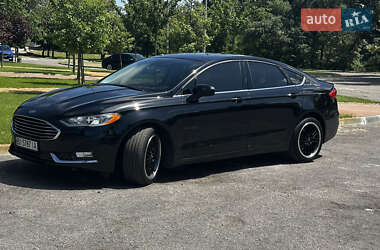 Седан Ford Fusion 2018 в 