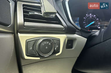 Седан Ford Fusion 2018 в 
