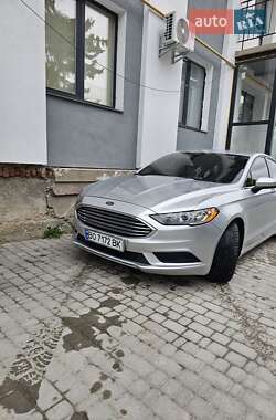 Седан Ford Fusion 2016 в 