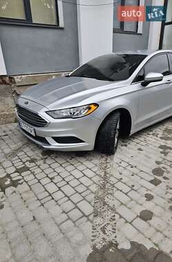 Седан Ford Fusion 2016 в 