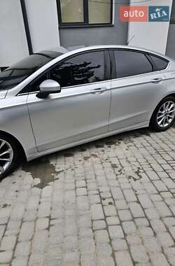 Седан Ford Fusion 2016 в 