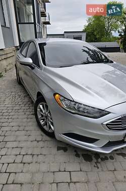 Седан Ford Fusion 2016 в 