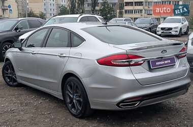 Седан Ford Fusion 2017 в 