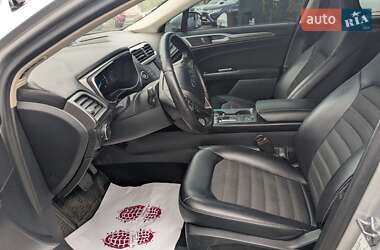 Седан Ford Fusion 2017 в 