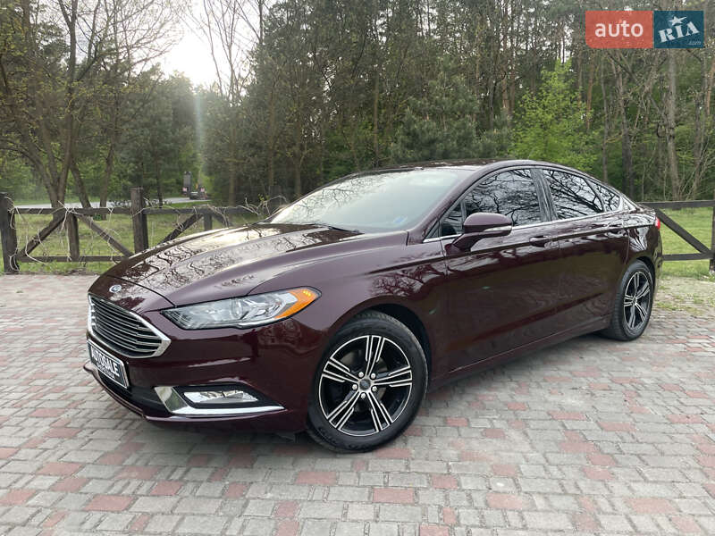 Седан Ford Fusion 2016 в 