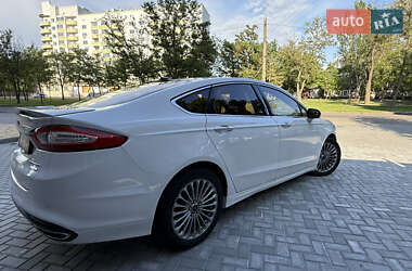 Седан Ford Fusion 2015 в 