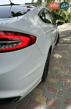 Седан Ford Fusion 2016 в 