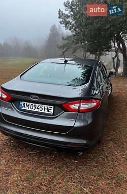 Седан Ford Fusion 2015 в 