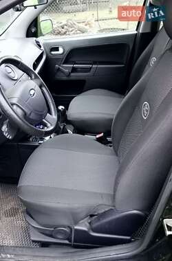 Хетчбек Ford Fusion 2005 в 