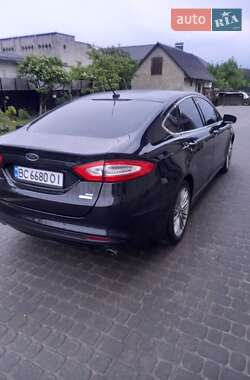 Седан Ford Fusion 2013 в 
