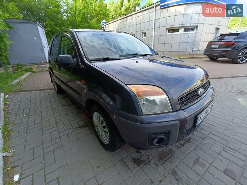 Хэтчбек Ford Fusion 2008 в 