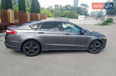 Седан Ford Fusion 2013 в 