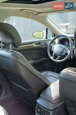 Седан Ford Fusion 2013 в 